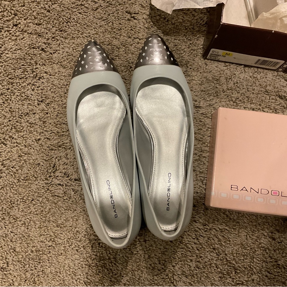 Brand new super cute icy gray & silver leather flats!